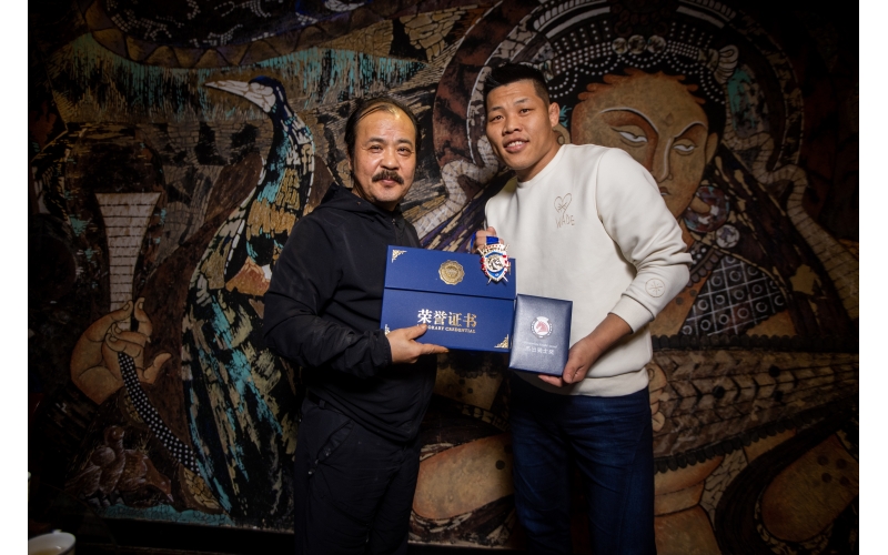 综及格斗运发动李景亮